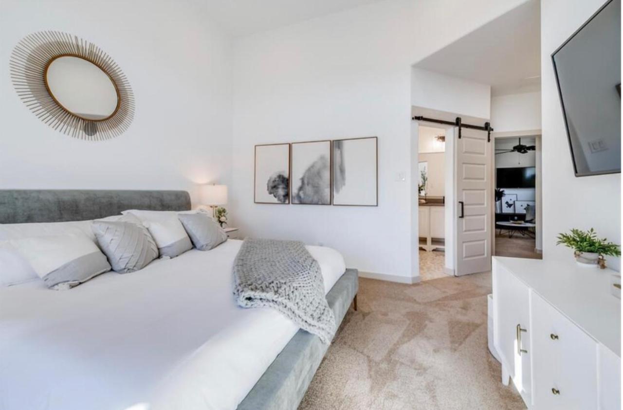 Stylish Townhome Near At&T Stadium, Globe Life, Six Flags & More Arlington Esterno foto