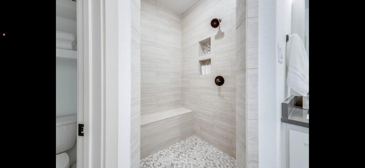 Stylish Townhome Near At&T Stadium, Globe Life, Six Flags & More Arlington Esterno foto
